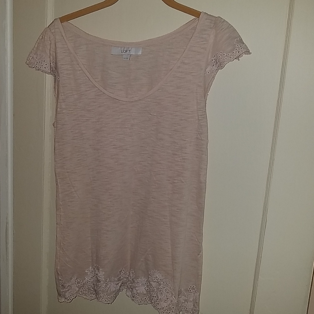 Loft soft peach pink embellished lace tee scoop xs